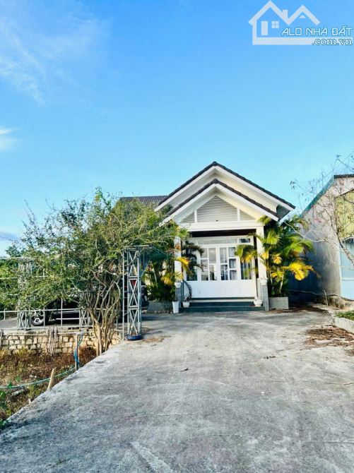 ✨ BÁN GẤP VILLA GÓC 2 MẶT TIỀN RỘNG 943M2 - SỔ HOÀN CÔNG ĐẦY ĐỦ - 10 TỶ THƯƠNG LƯỢNG