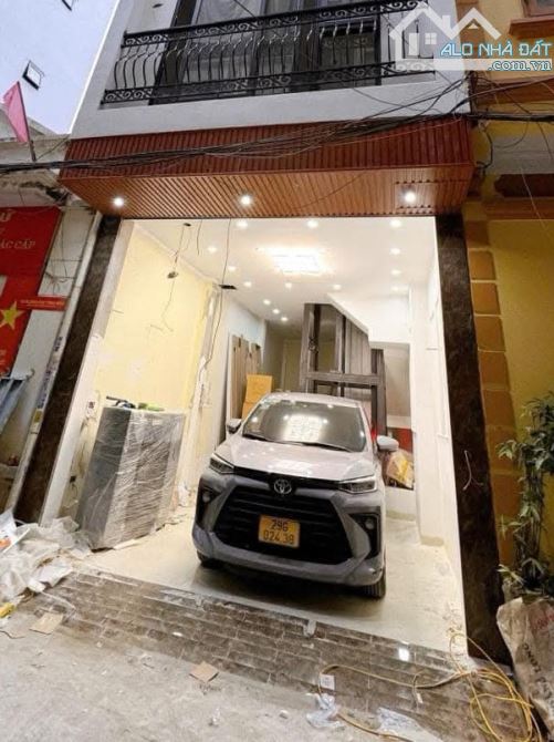 Bán nhà Quang Trung phân lô, ô tô vào nhà 46m2, mặt tiền 4,2m, giá 11,4 tỷ.