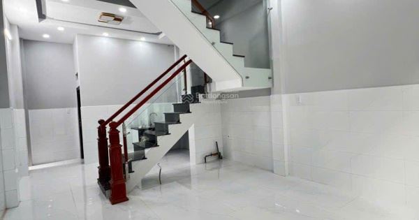 Bán nhà mặt tiền bình phú 1 p11 quận 6(5.5mx18m)giá chỉ 12 tỷ 700 TL
