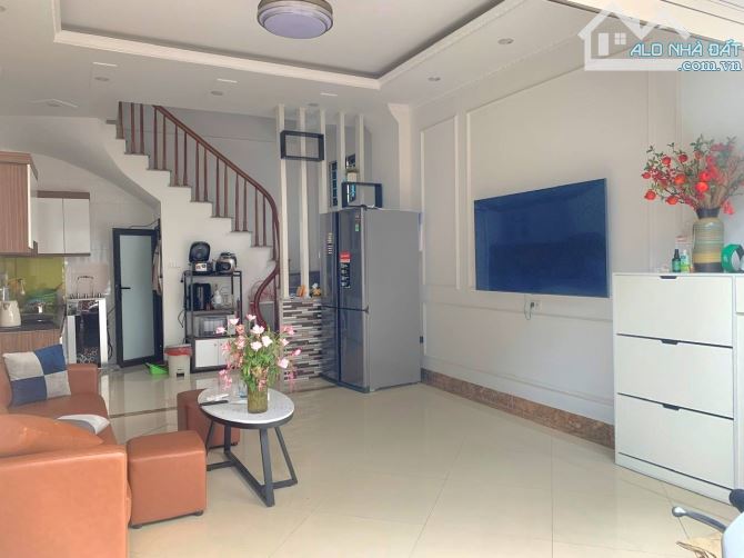 NHÀ ĐẸP TÂY MỖ- 38M2- 6,99 TỶ- 10M Ô TÔ, 60M RA PHỐ - LÔ GÓC 2 THOÁNG - TIỆN ÍCH NGẬP TRÀN