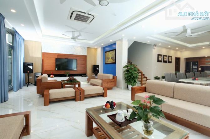 ✨ Sở Hữu Villa Riêng Lô Góc 230m2 Siêu Hiếm - Tận Hưởng Mùa Hè Sôi Động Tại FLC Sầm Sơn!
