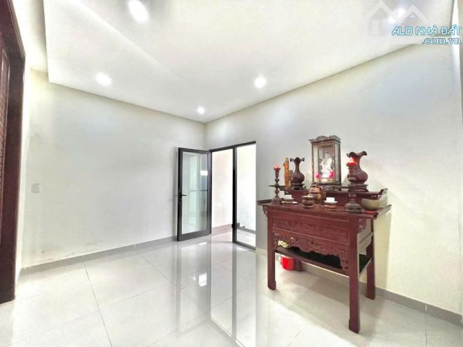 Bán tòa nhà 4 tầng thông đường 7m5 Bùi Công Trừng,Hòa Xuân,Cẩm Lệ