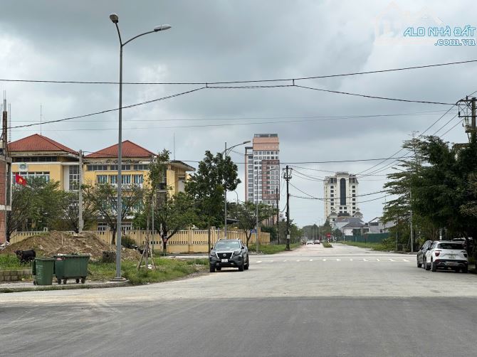 Bán đất Mặt tiền Đại Cô Việt - KQH Đông Nam Thuỷ An đường 36m - Phường An Đông