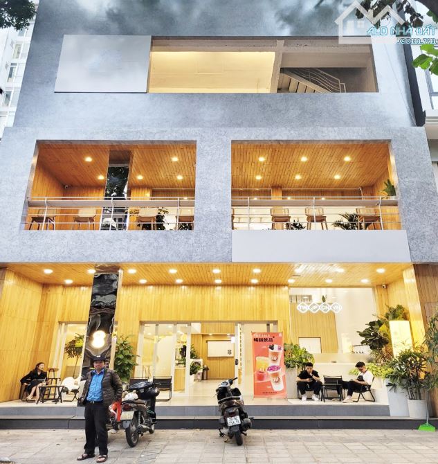 Bán Nhà Mặt Phố Đồng Xuân, Hoàn Kiếm DT 420m2 x 9 Tầng, MT 12m. Giá Rẻ.