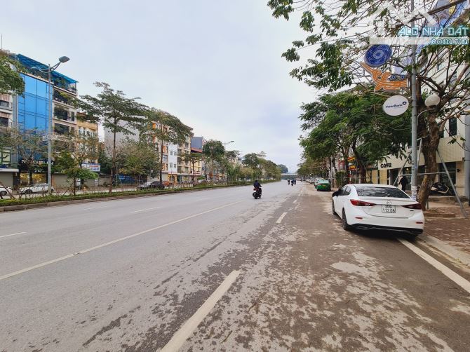 Bán đất mặt phố Võ Chí Công, Xuân La, Tây Hồ, 213 m2 chỉ 32 tỷ