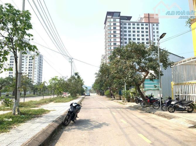 MẶT TIỀN ĐƯỜNG 36M VÕ CHÍ CÔNG - 136m2 - GẦN CHUNG CƯ MINH LINH - 1
