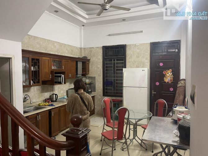 Bán đất tặng 2 khối nhà 5 tầng phố kim mã quận ba đình 190m2 mặt tiền 10m 14 phòng 31 tỷ - 1