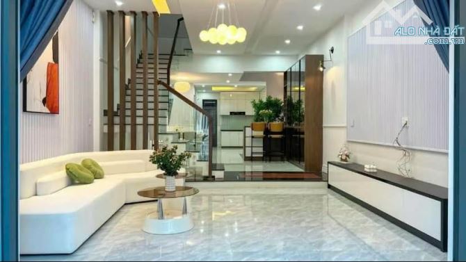 Mua ngay nhà Cao Thắng, Quận 3, 50m2 nhỉnh 3 tỷ 250, có HĐ thuê, SHR - 1