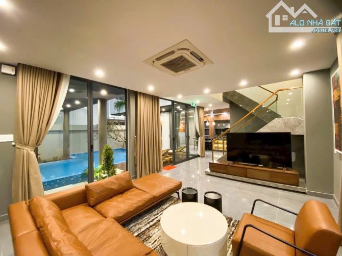 Bán căn VILLA có hồ bơi ngay sát sông, cạnh Lãnh sự quán Trung Quốc. Khu Nam Việt Á - 1