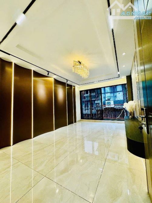 Bán nhà mặt phố Đông Các, Đống Đa 65M² hè rộng, cho thuê kinh doanh ,  GIÁ 29.4 TỶ - 1