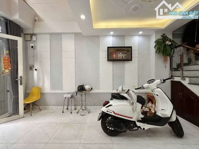 🏠 CẦN BÁN SIÊU PHẨM PHAN ĐĂNG LƯU - NHÀ ĐẸP 5 TẦNG - HẺM 7M Ô TÔ TRÁNH - 43M² A4 - CHỈ 11 - 1