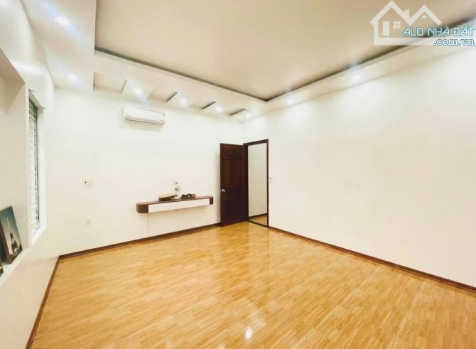 Bán nhà  tại Chợ Hàng, Dư Hàng Kênh, Lê Chân. 64m², 4 tầng, chỉ 4,65 tỷ - 1