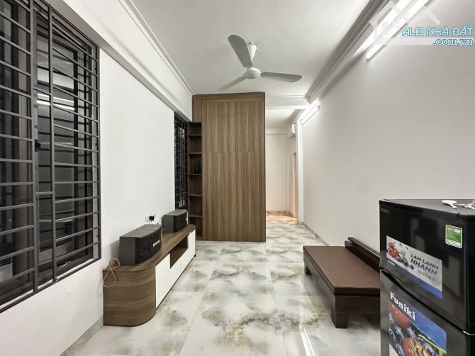 Bán Nhà Nguyễn Phúc Lai, Đống Đa 55m² , Ô Tô Đỗ Cửa , Nhà Đẹp Ở Ngay 13 Tỷ - 1