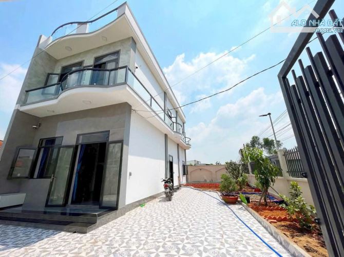 Biệt thự nhà vườn ngang 11m lô góc 2 mặt tiền mới, đẹp, giá tốt - 1