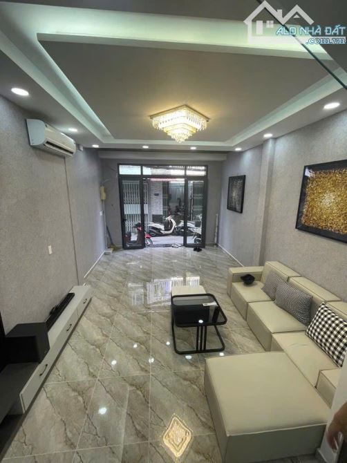 NHÀ 4 TẦNG GIÁP QUẬN 4, VỊ TRí ĐẸP - CHỈ 7,6 TỶ - 1