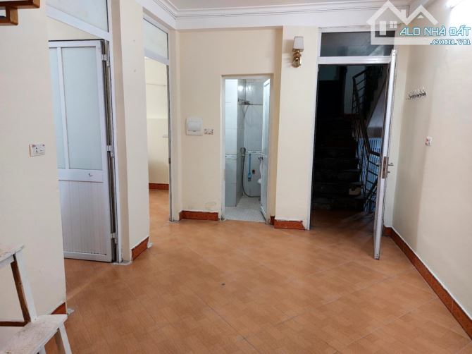 Bán CCMN 50m2, 2PN phố Tôn Thất Tùng, quận Đống Đa, cách phố 50m, giá 1.6 tỷ - 1
