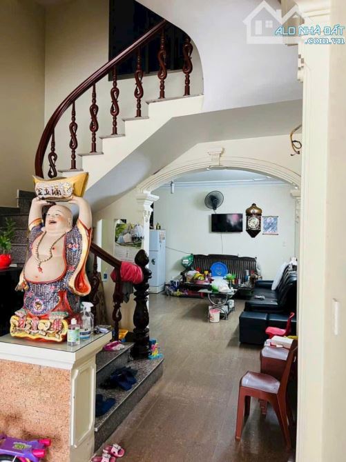 Bán nhà 2 tầng mặt đường kinh doanh Tôn Đức Thắng, gần ngã 3 Sở Dầu, Hồng Bànng - 1