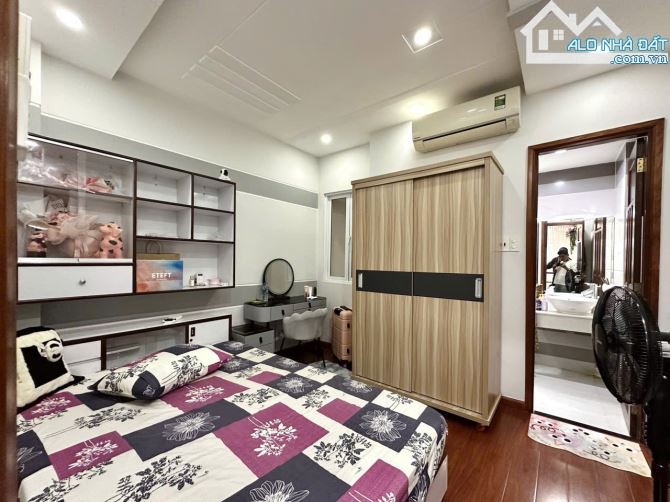 🏠 CẦN BÁN SIÊU PHẨM PHAN ĐĂNG LƯU - NHÀ ĐẸP 5 TẦNG - HẺM 7M Ô TÔ TRÁNH - 43M² A4 - CHỈ 11 - 12