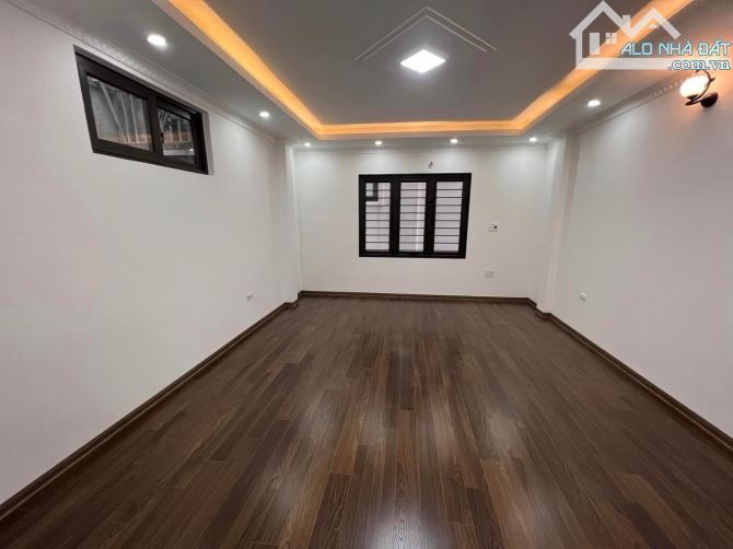 Bán nhà ngõ 173 Hoàng Hoa Thám – 30m², 5 tầng, MT 4.1m, sát ô tô, giá 5.6 tỷ - 2