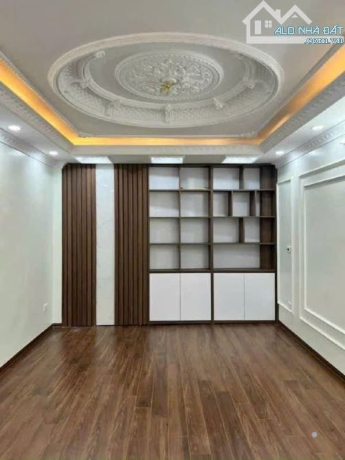 Bán nhà Ngọc Hồi, Thanh Trì diện tích 40m2, 6 tầng, THANG MÁY, Ô TÔ, Đẹp long lanh - 2