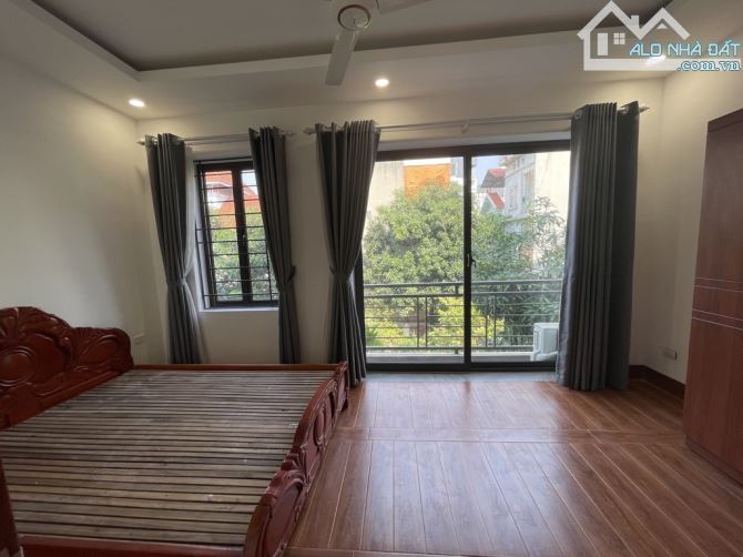 NHÀ HÀNG XÓM QUẬN UỶ TÂY HỒ - Ô TÔ- DÂN XÂY - 39M - NHỈNH 11 Tỷ