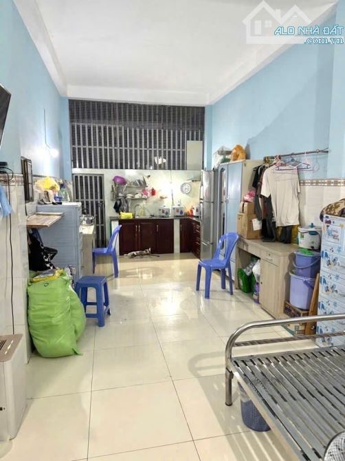 Bán nhà Mặt tiền Kinh Doanh P11 Tân Bình gần 70m2 3 tầng chỉ 9tỷ 99 - 2