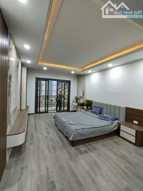 Nhà mặt phố siêu Vip- Thịnh Liệt - ô tô đỗ cửa, 7 tầng, 45m2, chỉ hơn 12 tỷ - 2