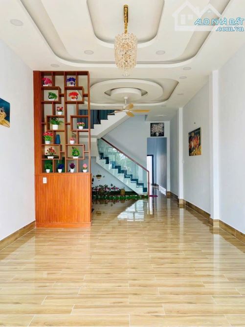 Bán Nhà MTKD nhựa 6M, 108m2, SHR có hoàn công giáp ranh cầu Ông Thìn - 2