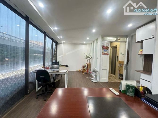 Bán Nhà mặt phố Minh Khai 30m2  giá 19,7 tỷ.vỉa hè rộng - 2