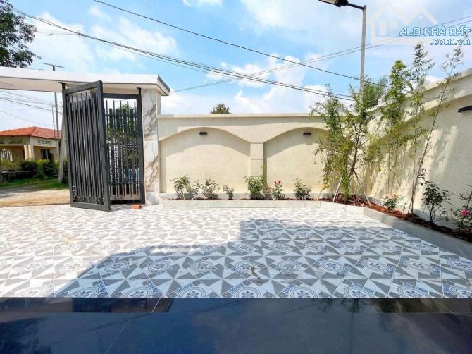 Biệt thự nhà vườn ngang 11m lô góc 2 mặt tiền mới, đẹp, giá tốt - 2