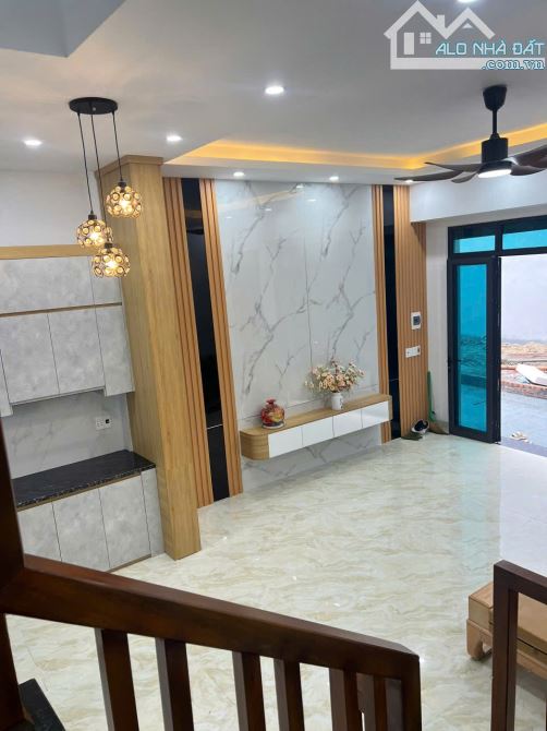 cần bán nhà 3 tầng ngõ 42 mai hắc đế, ngay cổng khu ĐT TUỆ TĨNH - 3