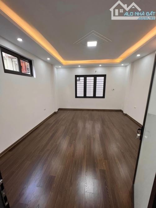 Bán nhà ngõ 173 Hoàng Hoa Thám – 30m², 5 tầng, MT 4.1m, sát ô tô, giá 5.6 tỷ - 3