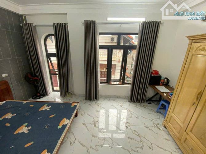 BÁN NHẦ ĐẸP Ở LUÔN TẠI NGỌC TRÌ LONG BIÊN- Ô TÔ ĐỖ GẦN- DIỆN TÍCH RỘNG 51M - MẶT TIỀN LÝ - 3