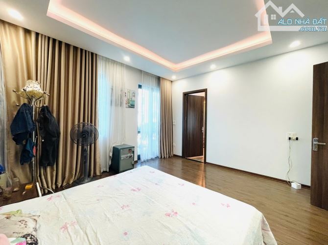 Luxury Kiến Hưng hoàn thiện đẹp thang máy vỉa hè rộng - 3