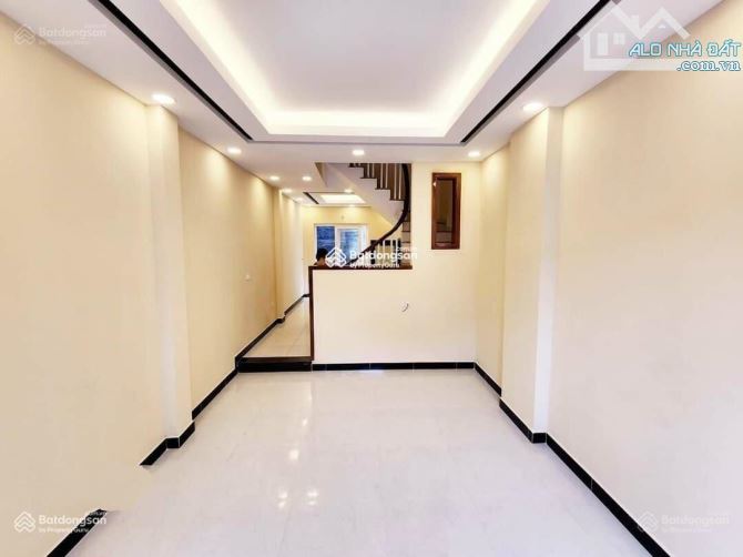 Cho thuê nhà Láng Hạ, diện tích 45m2x6T, thông sàn.Gía cho thuê 16tr/tháng - 3