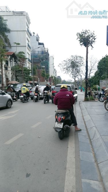 Mặt phố Xuân Diệu 30 tỷ, 101m2, mặt ền 3,5m. - 3
