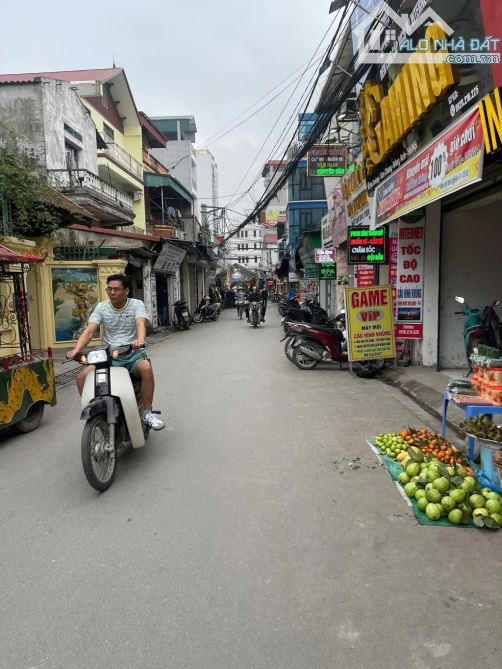 BÁN NHÀ 3 TẦNG TẠI XÃ KIM CHUNG HUYỆN ĐÔNG ANH.DỊỆN TÍCH 40M OTÔ ĐỖ CỬA - 3