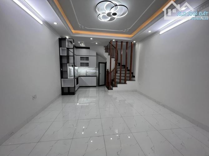 Bán nhà ngõ 173 Hoàng Hoa Thám – 30m², 5 tầng, MT 4.1m, sát ô tô, giá 5.6 tỷ - 4