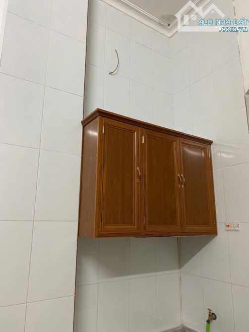 Cho thuê Ở GIA ĐÌNH, NHÓM ĐI LÀM ngõ Gốc Đề 4.5 tầng, 20m2, 2 ngủ, 8 Triệu - vào ngay - 4