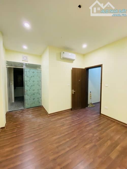 SIÊU MẪU Ngọc Hà cần đi bay gấp 56m2x6tầng thang máy , Mt 4m1 , giá chỉ 16tỷ - 4