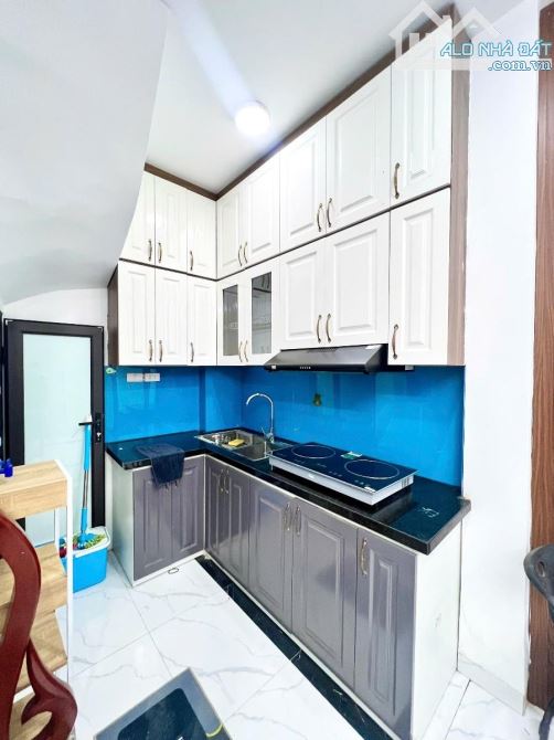 💵HƠN 5 TỶ💵NHÀ HOÀNG HOA THÁM- 31M², 5T, MT 3M - FULL NỘI THẤT- CÓ SÂN RIÊNG - NGÕ TO - 4