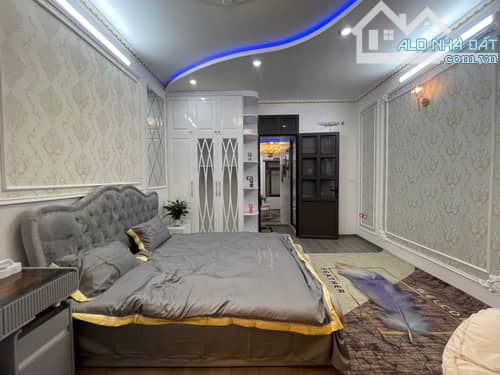 🔥HOT! NHÀ ĐẸP Ở LUÔN - GẦN PHỐ, Ô TÔ ĐỖ CỬA - Hai Bà Trưng, 39m², MT 4.6m, 4T, Giá 10.8 T - 4