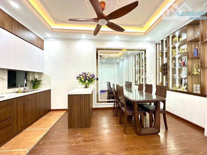 Nhà đẹp Cầu Giấy - 6 tầng - Sát ô tô - Full nội thất - Giá chỉ 7.9 tỷ! - 5