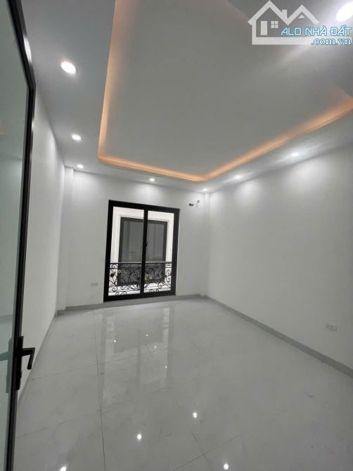 Bán nhà Biên Giang cách QL6 200m ô tô đỗ gần, gần bx Yên Nghĩa Dt 36m², 4 tầng. Giá 3.2 tỷ - 5