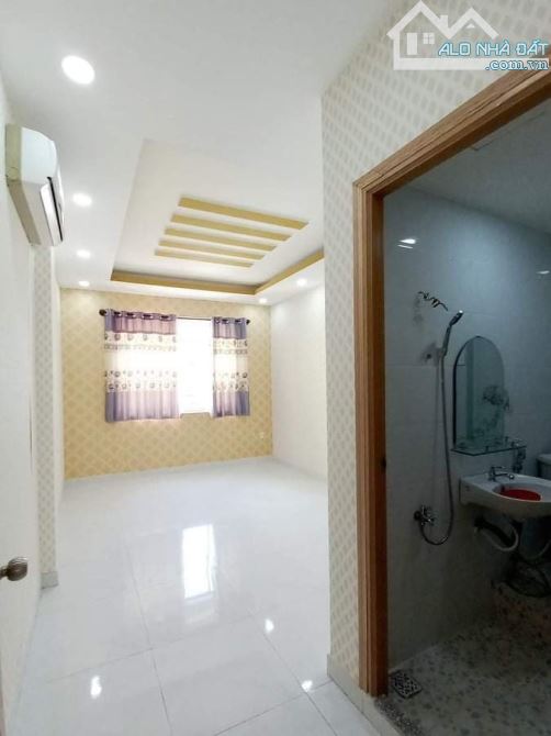 BÁN NHÀ Q4: TÔN ĐẢN, 39m2,(3,6x11) 2LẦU, BTCT, 3PN. GIÁ 3tỷ95 - 5