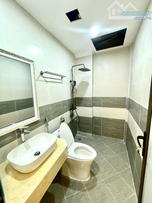 BÁN NHÀ THANH NHÀN – QUẬN HAI BÀ TRƯNG – DT: 30M2 – MT: 4,5M – 5 TẦNG - 6