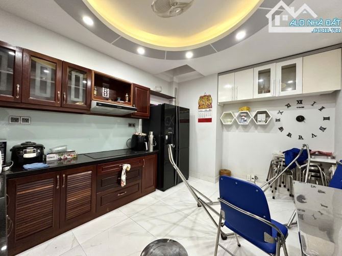 🏠 CẦN BÁN SIÊU PHẨM PHAN ĐĂNG LƯU - NHÀ ĐẸP 5 TẦNG - HẺM 7M Ô TÔ TRÁNH - 43M² A4 - CHỈ 11 - 6