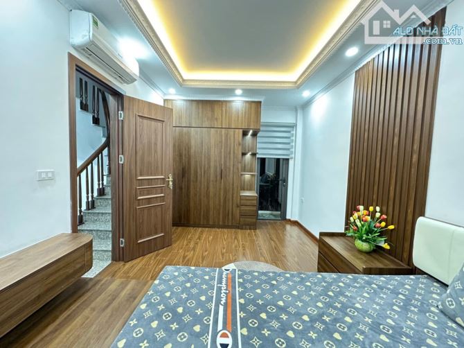 Nhà đẹp Cầu Giấy - 6 tầng - Sát ô tô - Full nội thất - Giá chỉ 7.9 tỷ! - 7