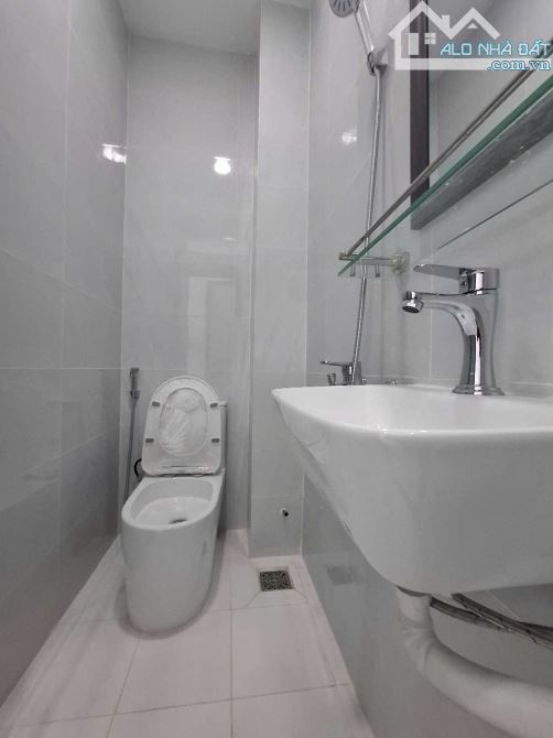 Ngay Hà Đô, Hẻm ô tô 285 CMT8, 44m2, 3 lầu, 3 Pn, 4 WC, - 7