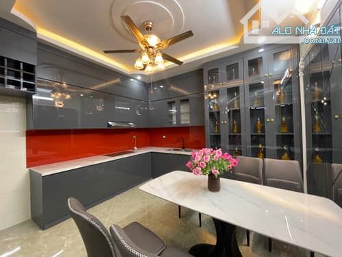 🔥HOT! NHÀ ĐẸP Ở LUÔN - GẦN PHỐ, Ô TÔ ĐỖ CỬA - Hai Bà Trưng, 39m², MT 4.6m, 4T, Giá 10.8 T - 7